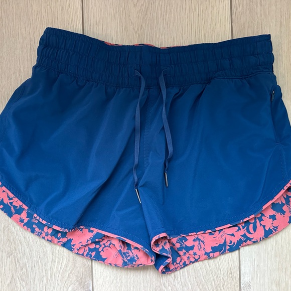 Lululemon Choose a Side 6 - Picture 2 of 4